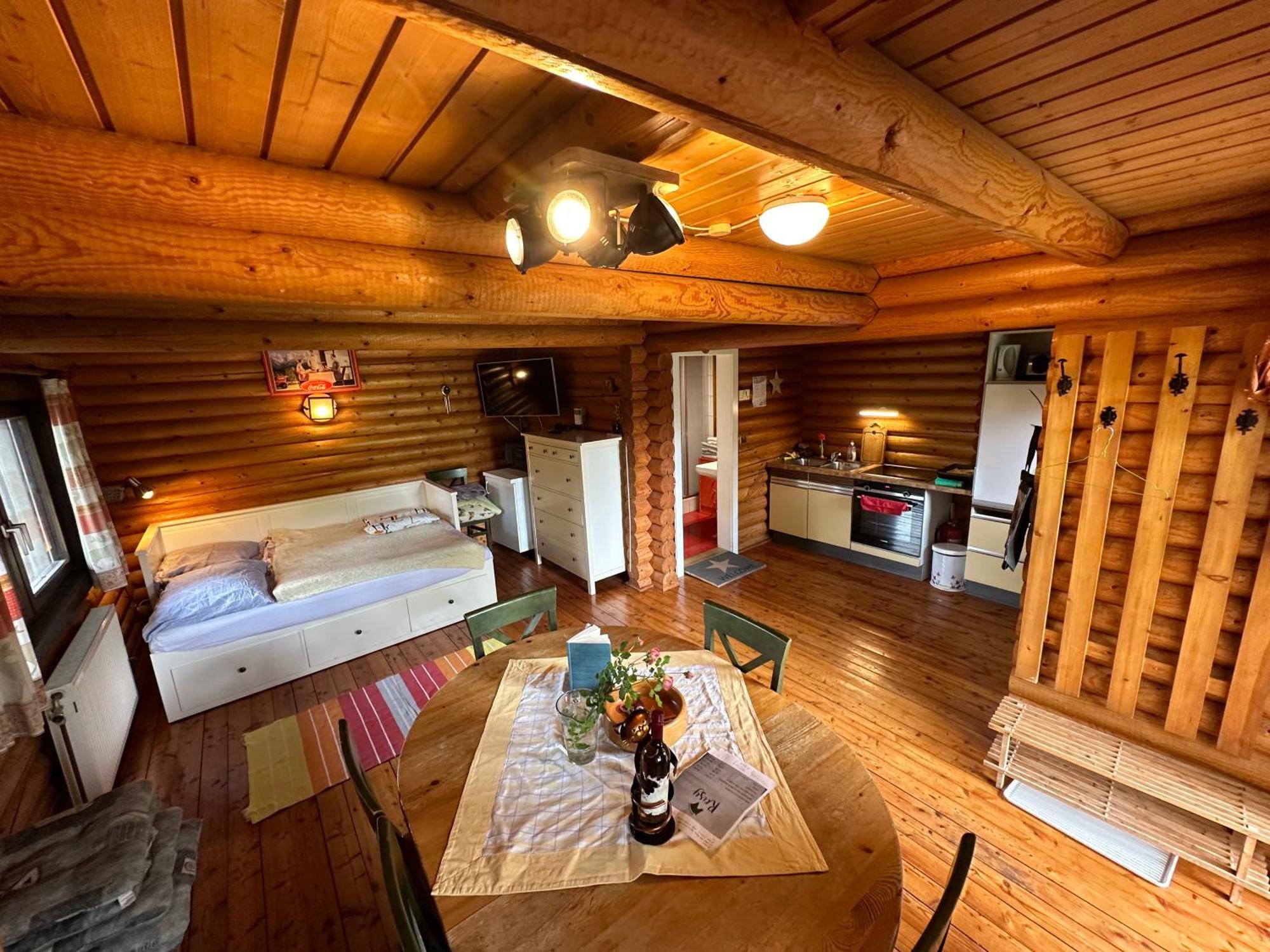 Gemütliche Blockhütte in Wiennähe Zofing Exterior foto