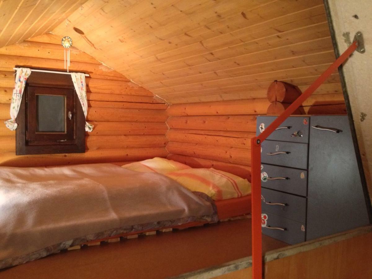Gemütliche Blockhütte in Wiennähe Zofing Exterior foto