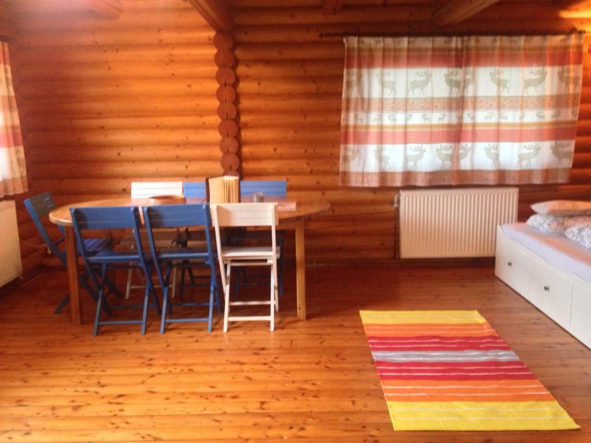 Gemütliche Blockhütte in Wiennähe Zofing Exterior foto